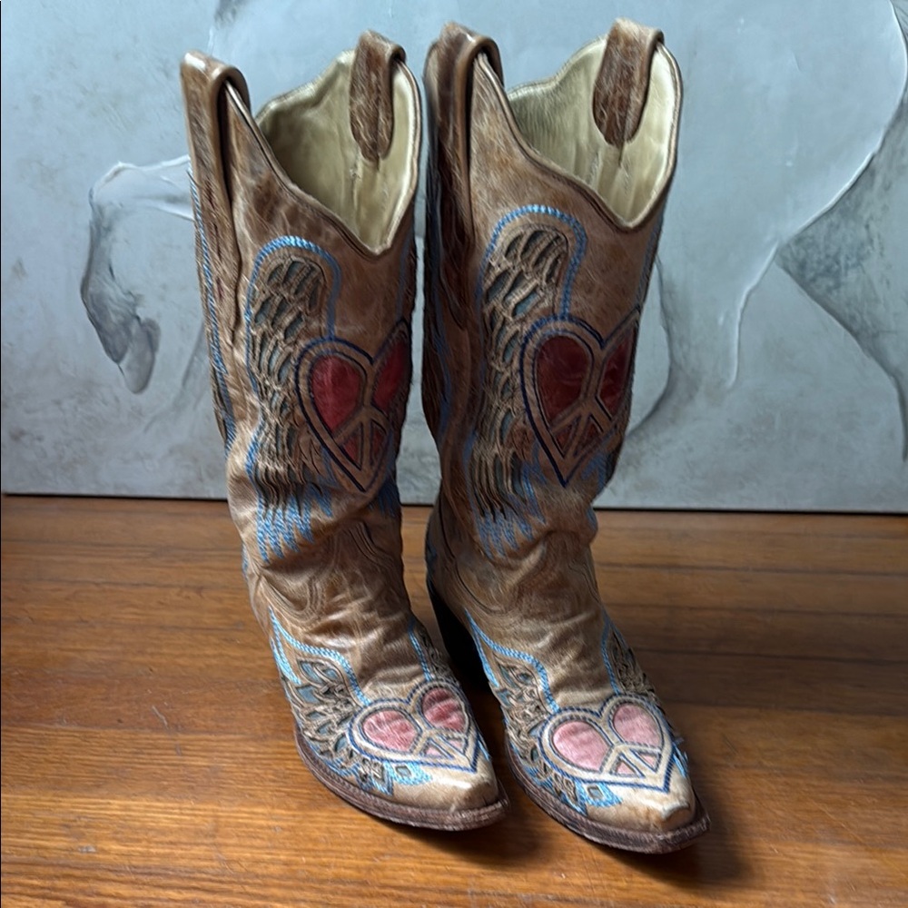 Corral Boots with Hearts, Wings, Peace